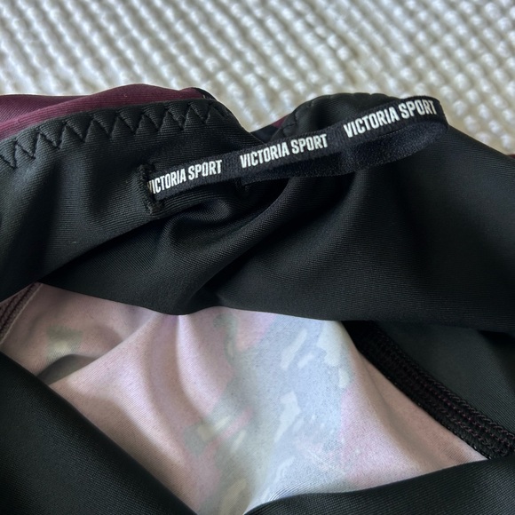 NWT Victoria’s Secret Sport - Purple Panther Print Leggings - Size Large - Picture 13 of 13